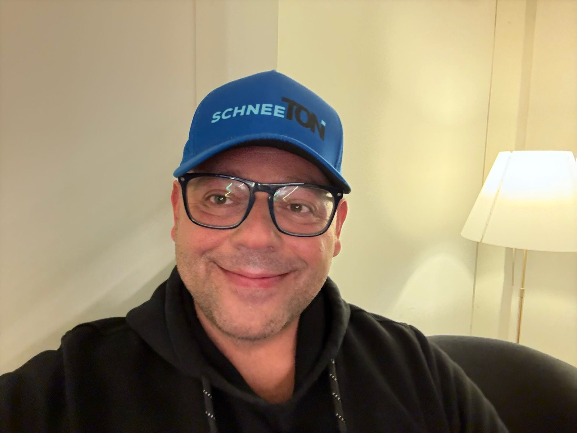 Nach dem Schminken: Warten auf den Auftritt im Studio