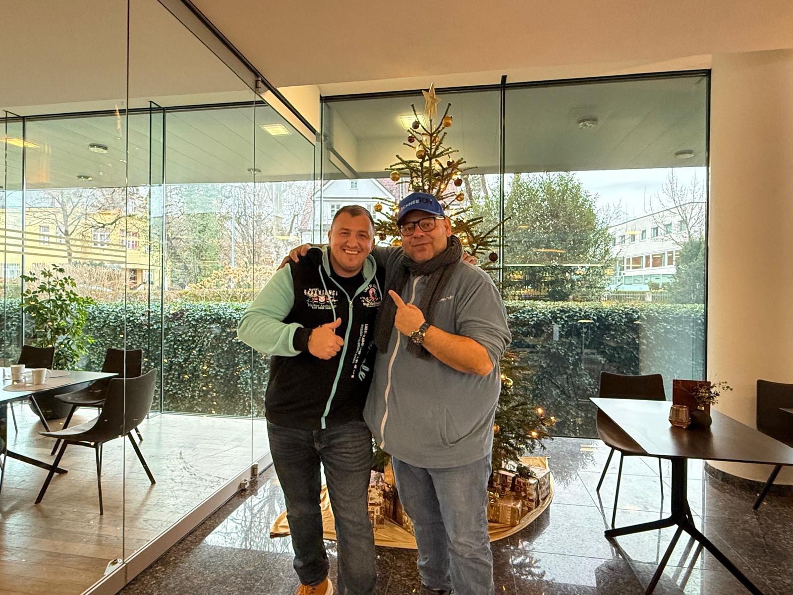 Begegnung beim Wettergipfel im Innenbereich