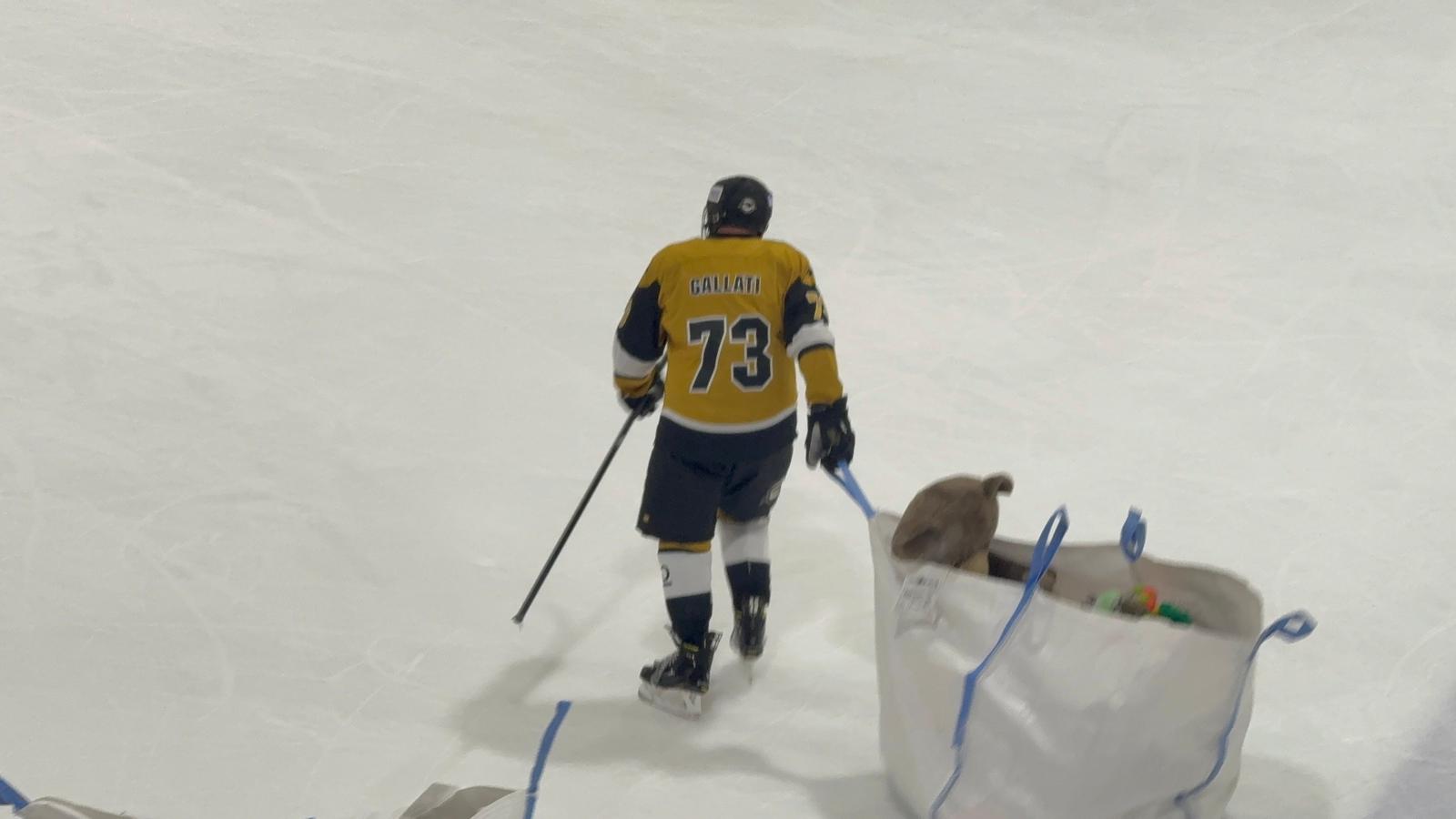 Teddy Bear Toss Sursee – Plüschtier-Regen auf dem Eis